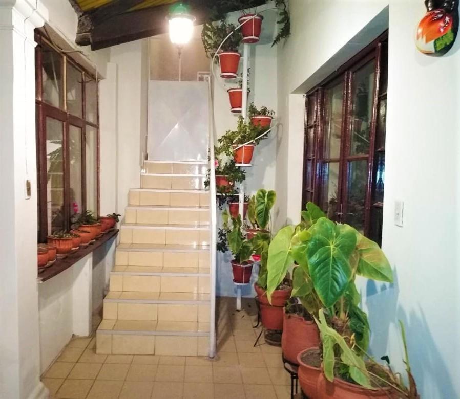 Hospedaje Ajayu Сукре Экстерьер фото